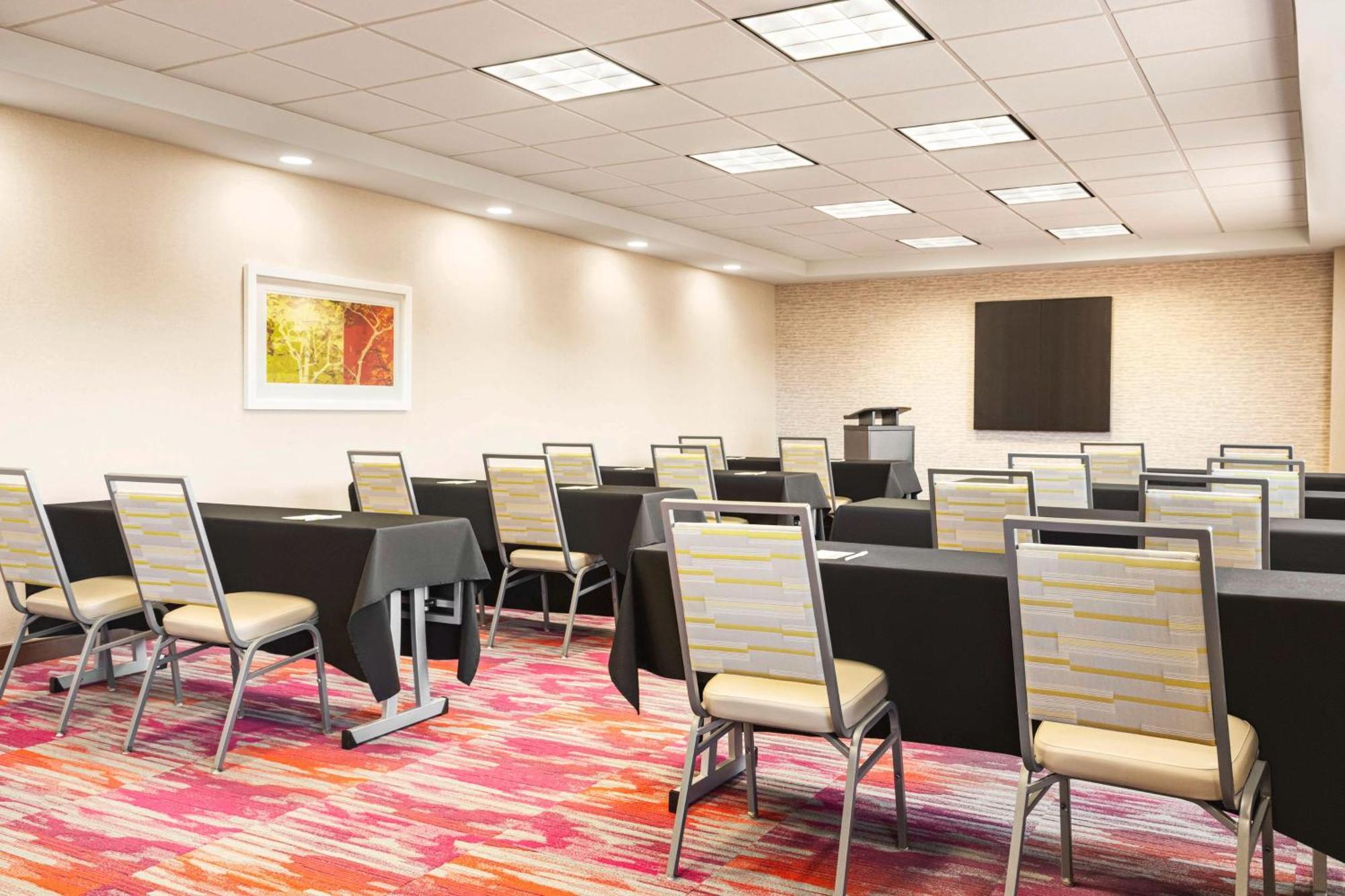 Home2 Suites By Hilton Albuquerque Downtown/University Экстерьер фото