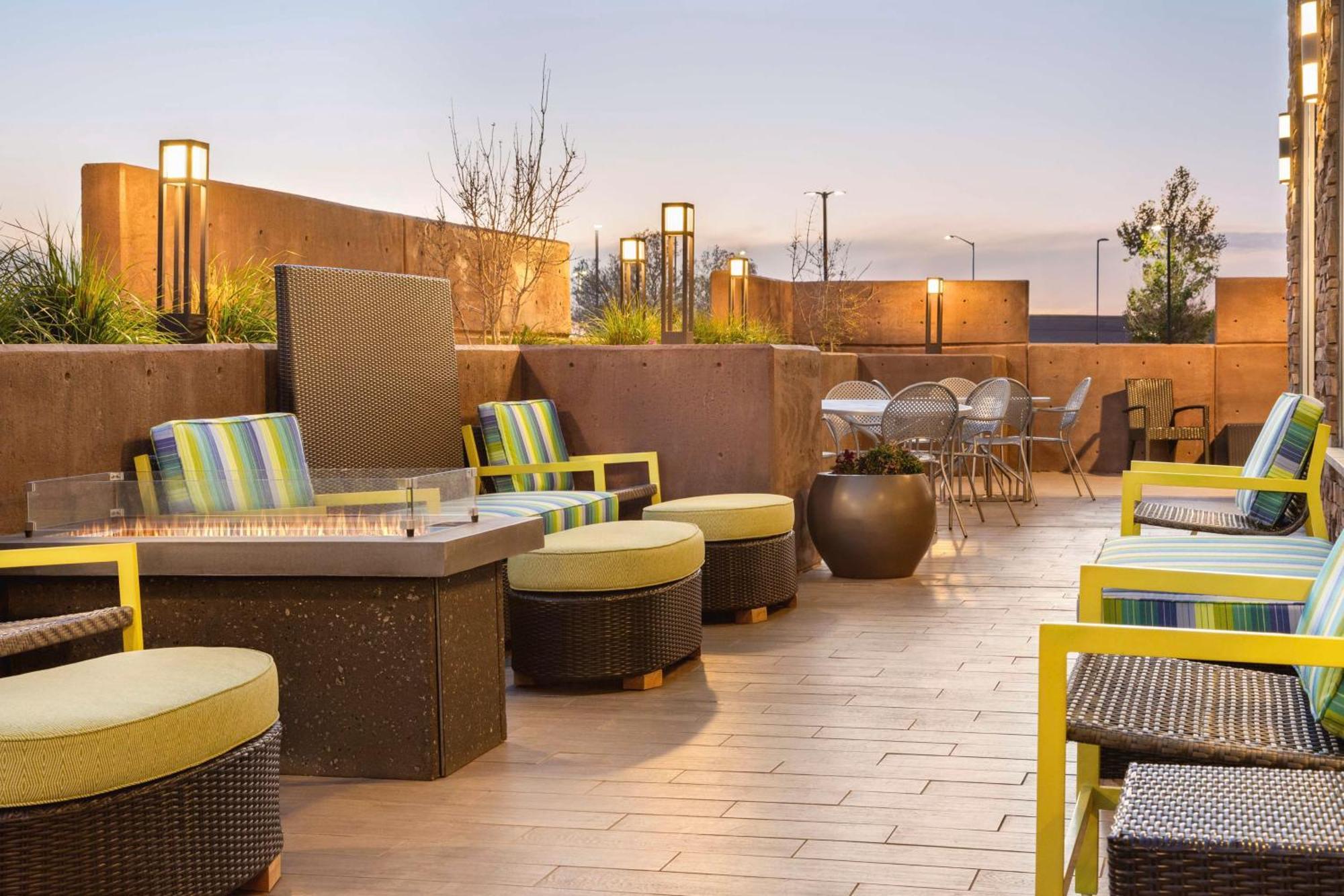 Home2 Suites By Hilton Albuquerque Downtown/University Экстерьер фото